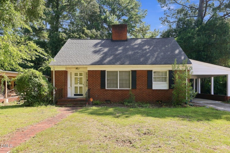 400 N Sumner St, Selma, NC 27576
