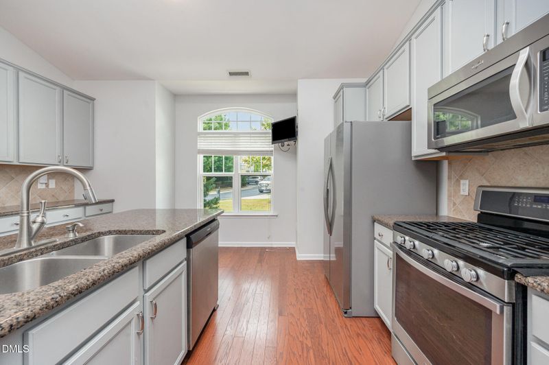 401 Hammond Oak Ln, Wake Forest, NC 27587