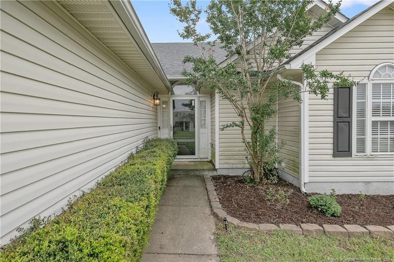 4011 Red Oak Dr, Fayetteville, NC 28306