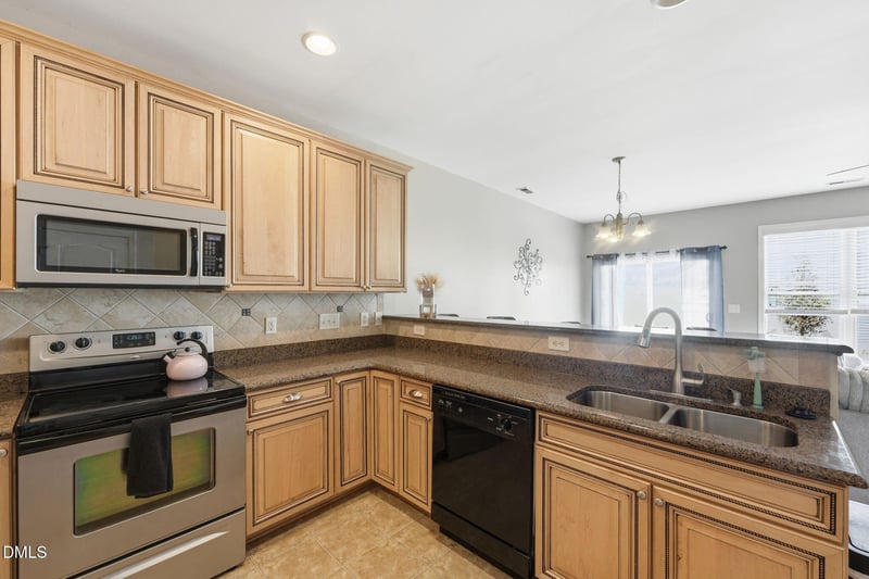 4019 Comrie Ln, Burlington, NC 27215