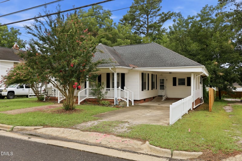 402 S 13th St, Erwin, NC 28339