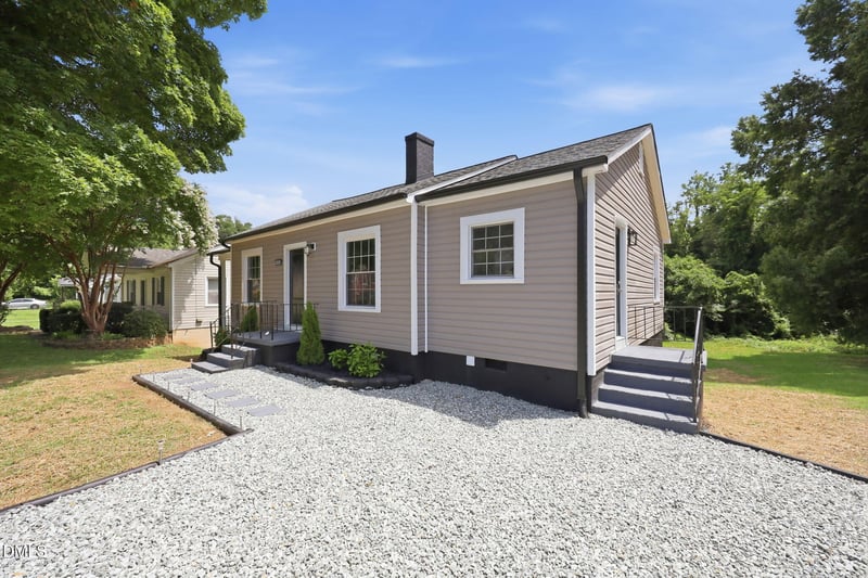 402 W Gilbreath St, Graham, NC 27253