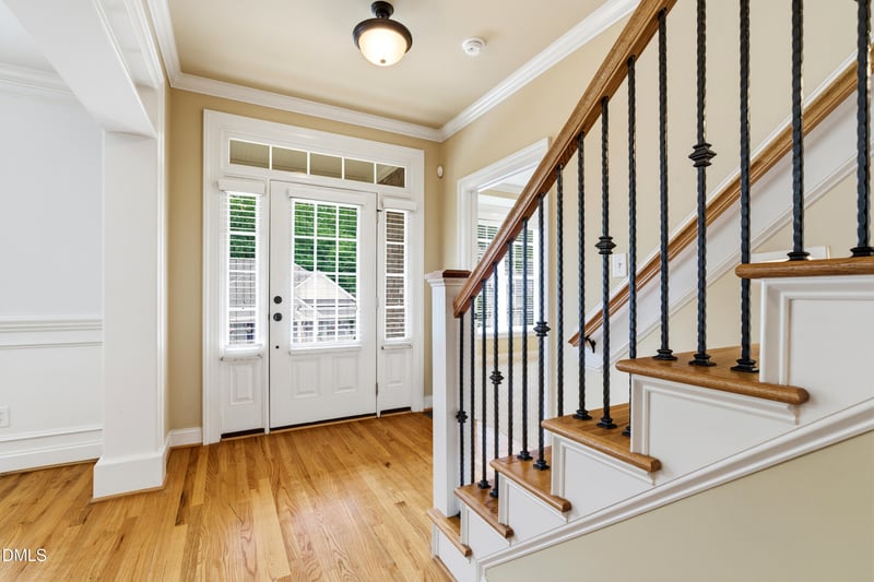 402 Village Loop Dr, Apex, NC 27502