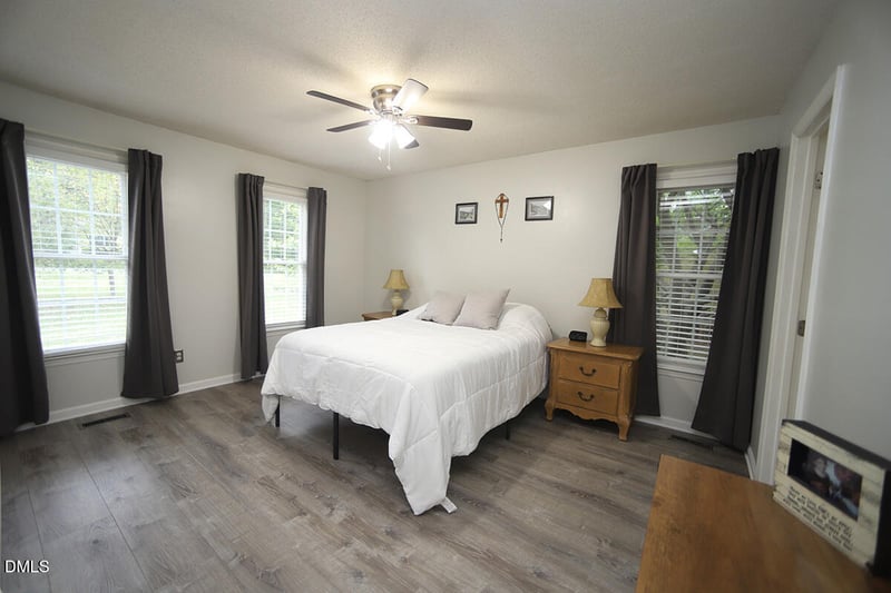 4033 Saint Edmunds Ln, Apex, NC 27539