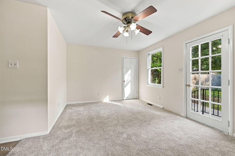 404 Longleaf Dr, Chapel Hill, NC 27517