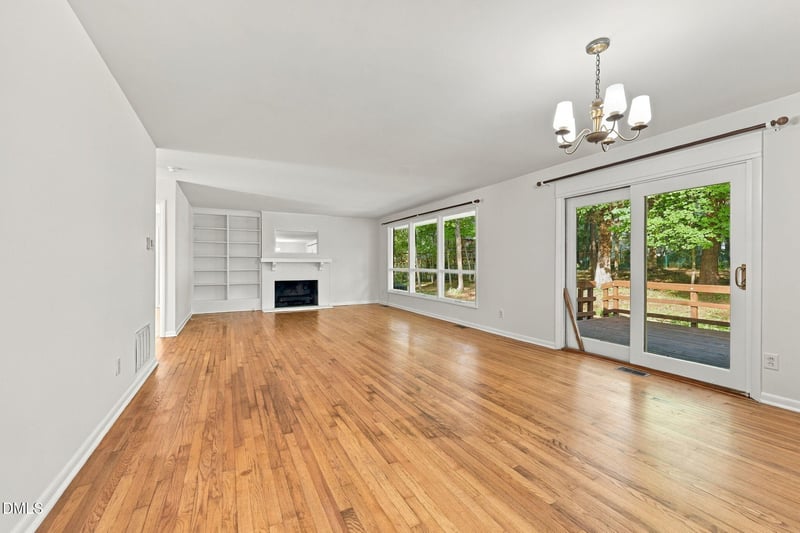 404 Longleaf Dr, Chapel Hill, NC 27517
