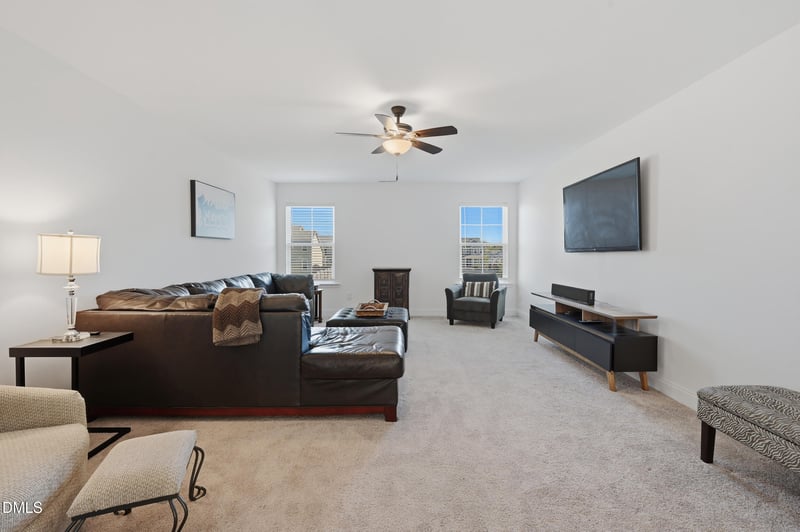 405 Hickory Run Ln, Youngsville, NC 27596