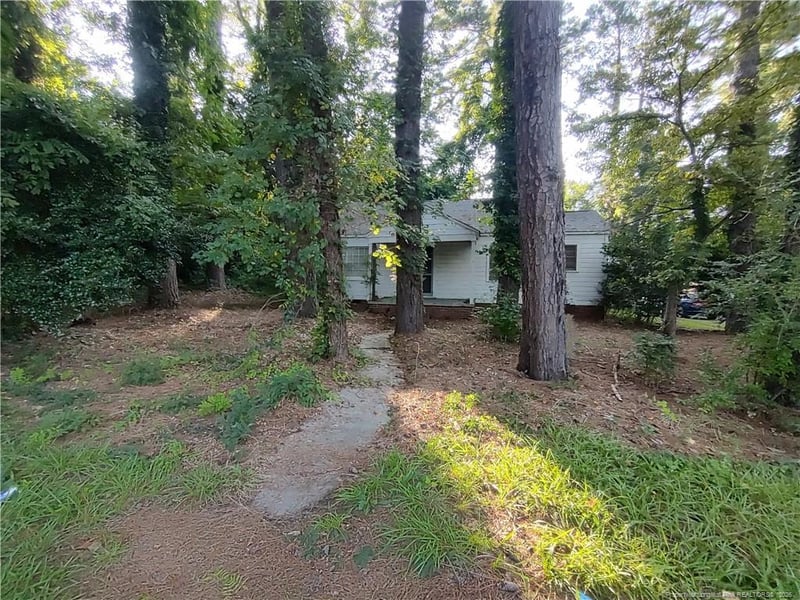406 Courtland Dr, Sanford, NC 27330