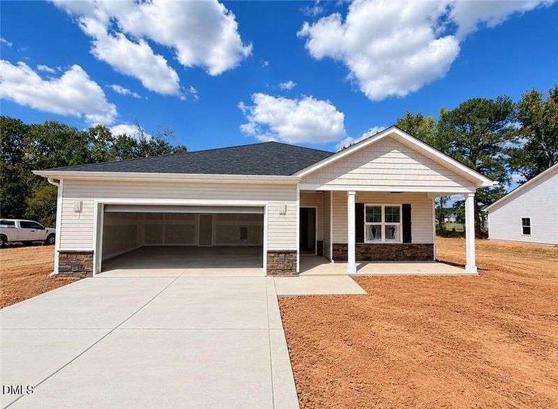 406 Thorntons Creek Dr, Erwin, NC 28339