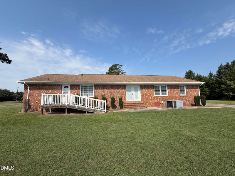 406 Woodruff Rd, Selma, NC 27576