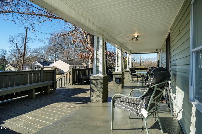 407 Oak St, Graham, NC 27253