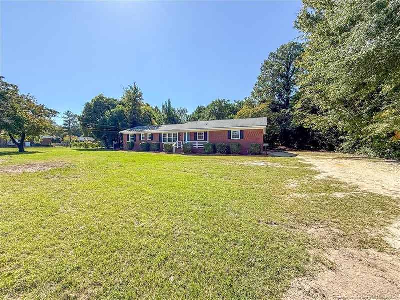 407 Stacy Weaver Dr, Fayetteville, NC 28311