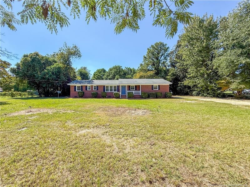 407 Stacy Weaver Dr, Fayetteville, NC 28311