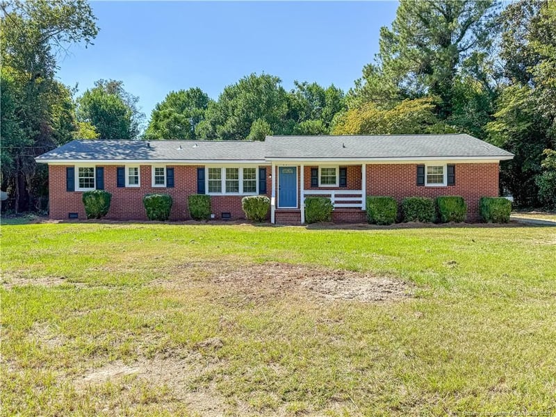 407 Stacy Weaver Dr, Fayetteville, NC 28311