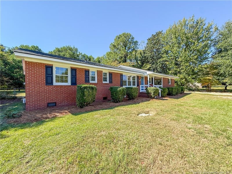 407 Stacy Weaver Dr, Fayetteville, NC 28311