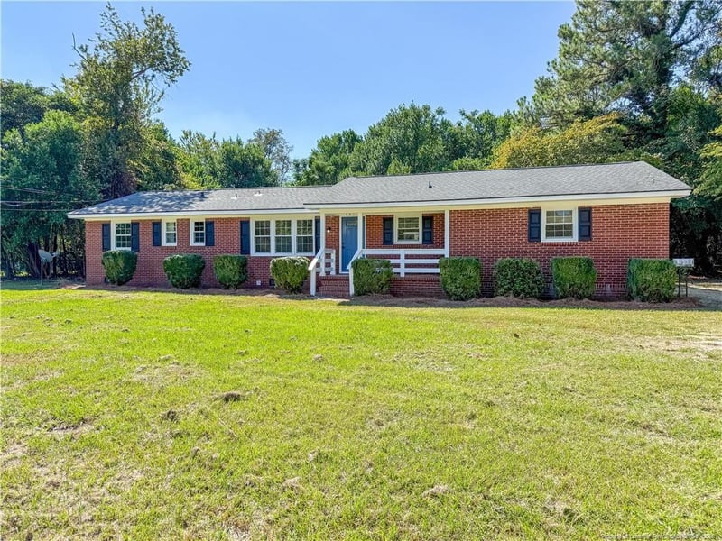 407 Stacy Weaver Dr, Fayetteville, NC 28311