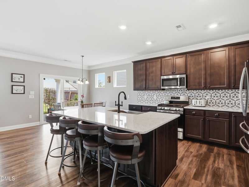 409 Glenwyck Ct, Fuquay Varina, NC 27526