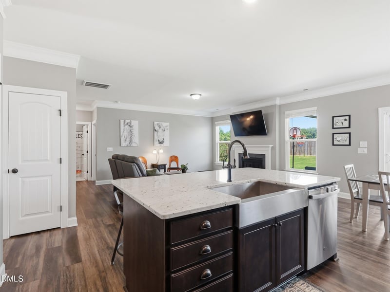 409 Glenwyck Ct, Fuquay Varina, NC 27526