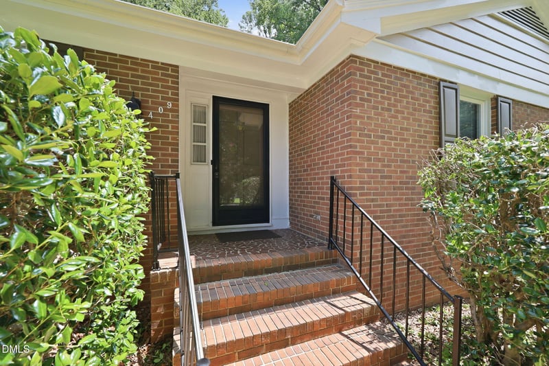 409 Oakridge Rd, Cary, NC 27511