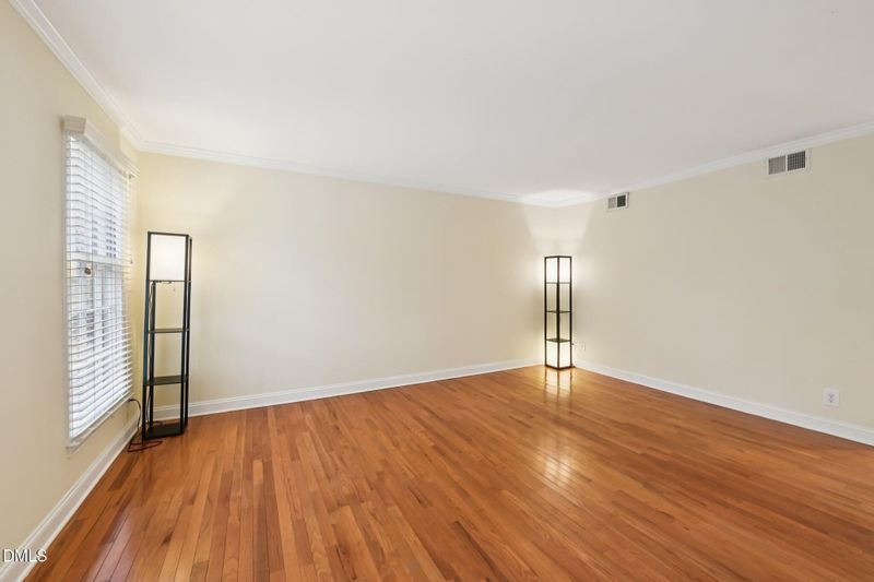 409 Smith Ave #105, Chapel Hill, NC 27516
