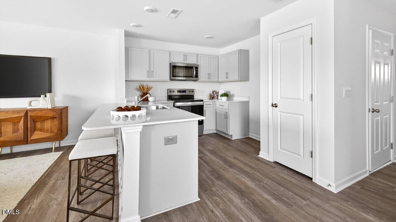 41 Rusling Leaf Dr, Fuquay Varina, NC 27526