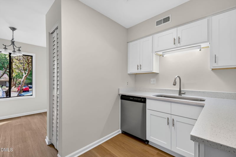 4101 Five Oaks Dr #32, Durham, NC 27707