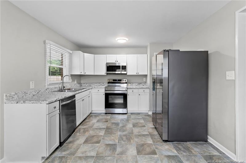 4106 Knollwood Dr, Fayetteville, NC 28304
