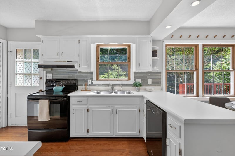 4108 Pickwick Dr, Raleigh, NC 27613