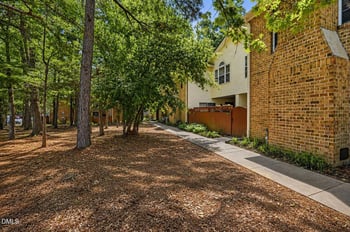 411 Summerwalk Cir #411, Chapel Hill, NC 27517