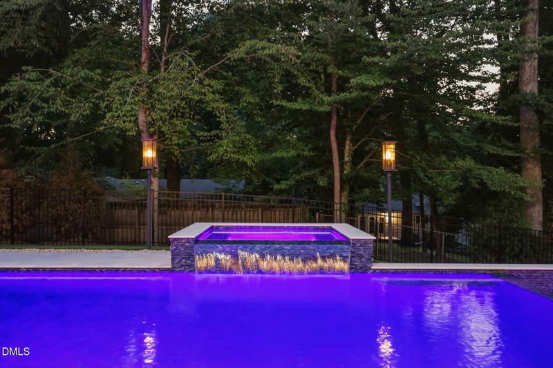 4119 Rockingham Dr, Raleigh, NC 27609