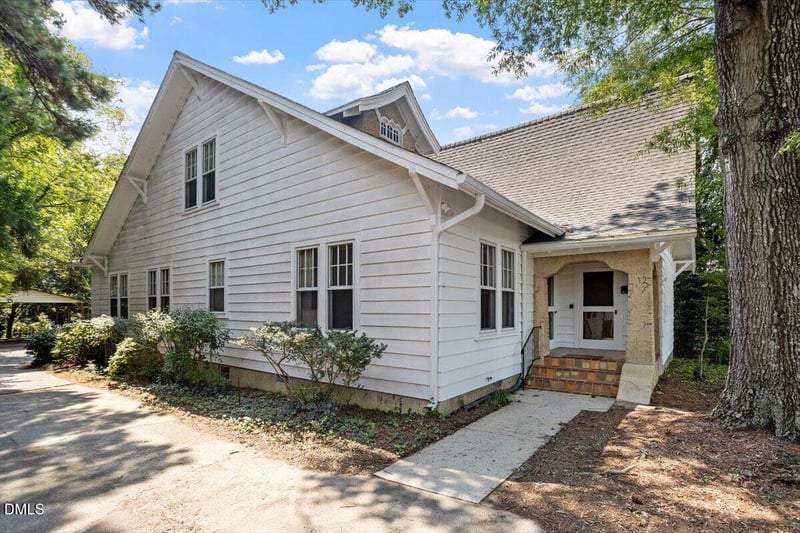 412 N 3rd St, Smithfield, NC 27577