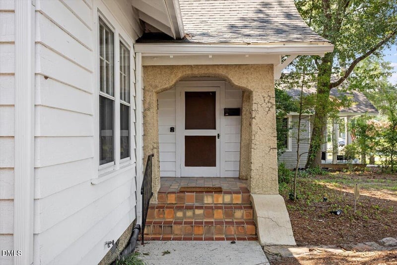 412 N 3rd St, Smithfield, NC 27577