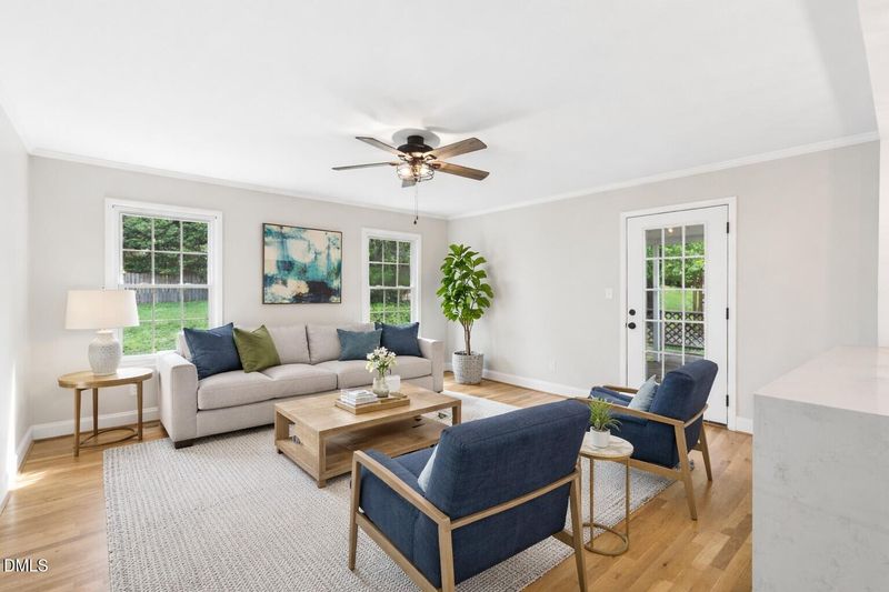 412 Pinecroft Dr, Raleigh, NC 27609