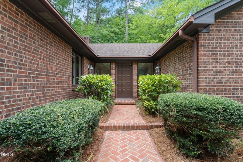 4125 Picardy Dr, Raleigh, NC 27612