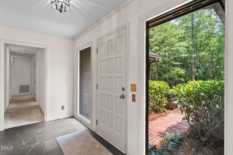 4125 Picardy Dr, Raleigh, NC 27612