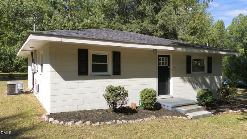 414 W Horton St, Zebulon, NC 27597