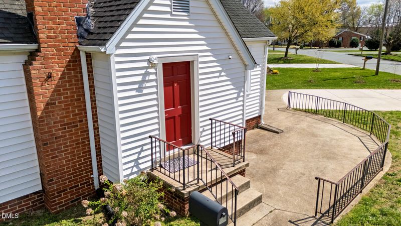 414 S Maple St, Graham, NC 27253