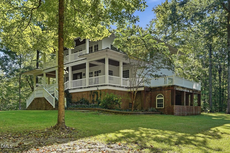 415 River Bluff Dr N, Dunn, NC 28334