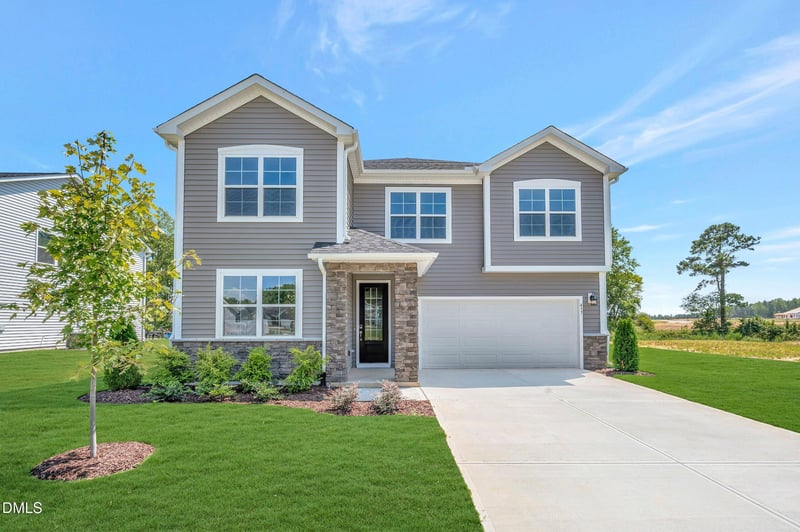 417 Providence Creek Dr, Fuquay Varina, NC 27526