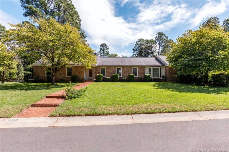 417 Wayberry Dr, Fayetteville, NC 28303
