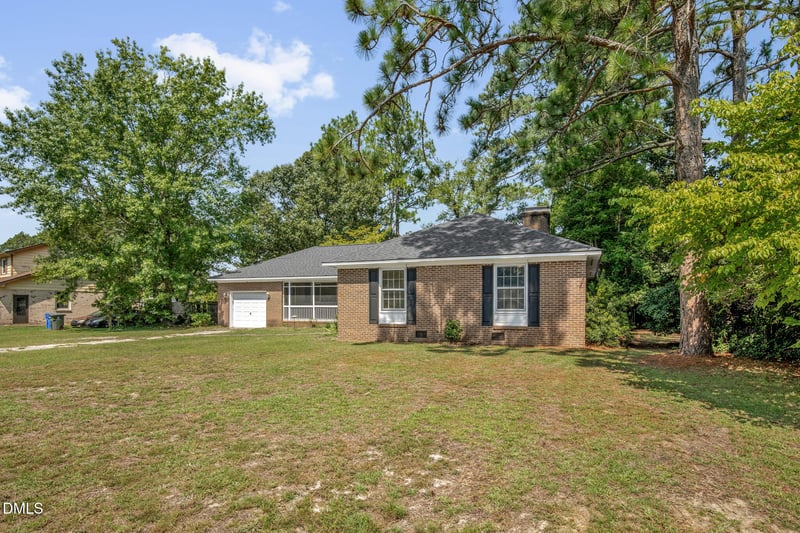 419 Dunmore Rd, Fayetteville, NC 28303