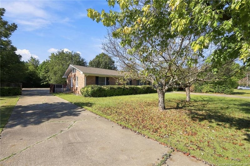 420 Jamestown Ave, Fayetteville, NC 28303