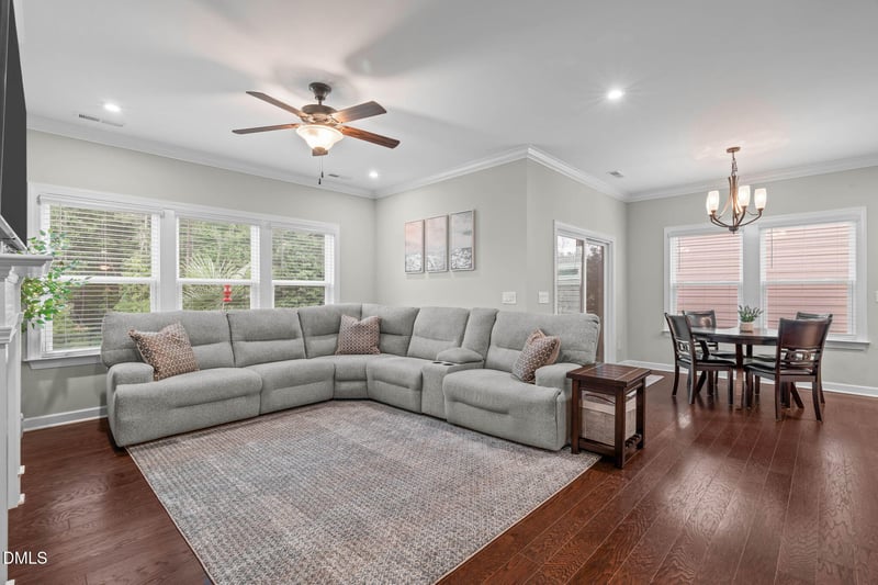 425 Oaks End Dr, Holly Springs, NC 27540