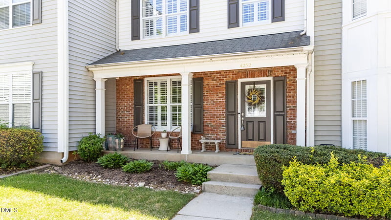 4252 Vienna Crest Dr, Raleigh, NC 27613