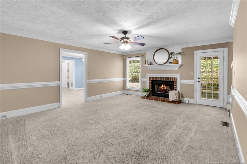 427 Newburgh Dr, Fayetteville, NC 28311