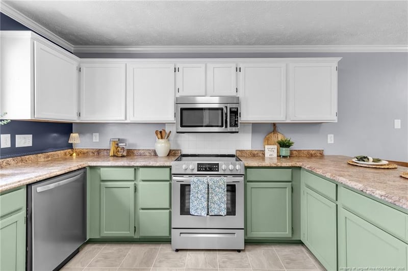 427 Newburgh Dr, Fayetteville, NC 28311