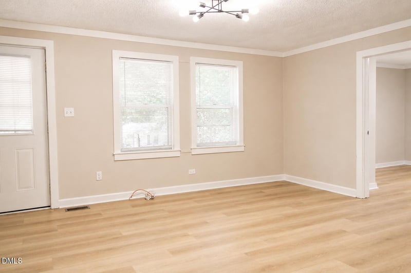 429 S Cross St, Youngsville, NC 27596