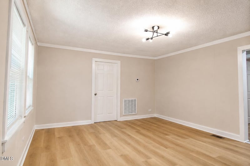 429 S Cross St, Youngsville, NC 27596