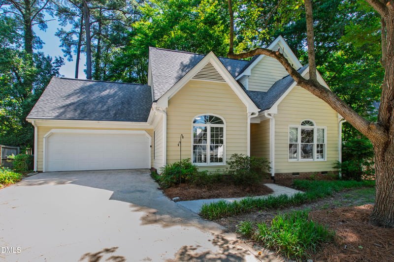 4305 Dinwiddie Ct, Raleigh, NC 27604