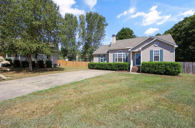 433 Haybale Ct, Fuquay Varina, NC 27526